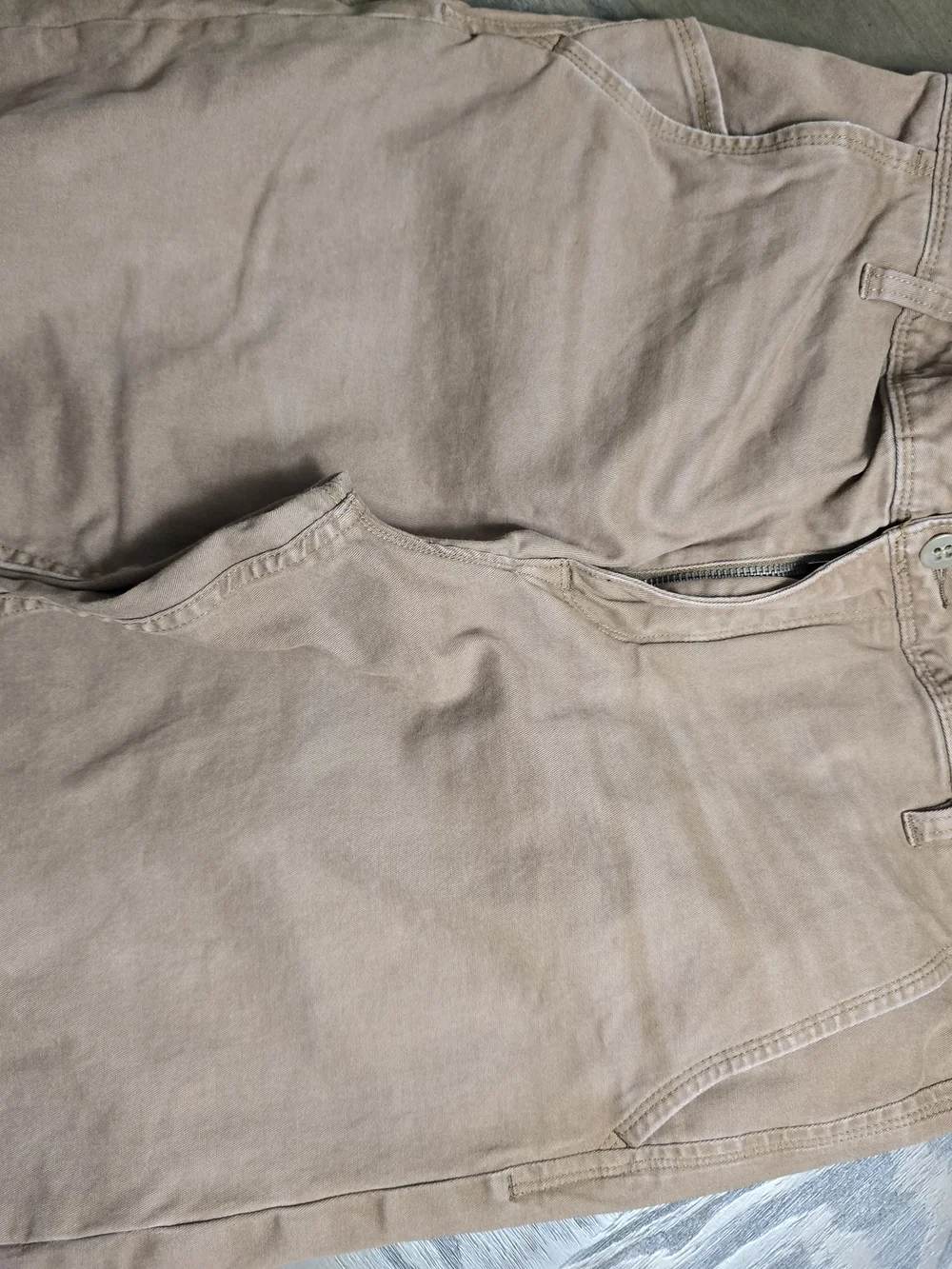 Dockers Men's Chinos in Tan Brown